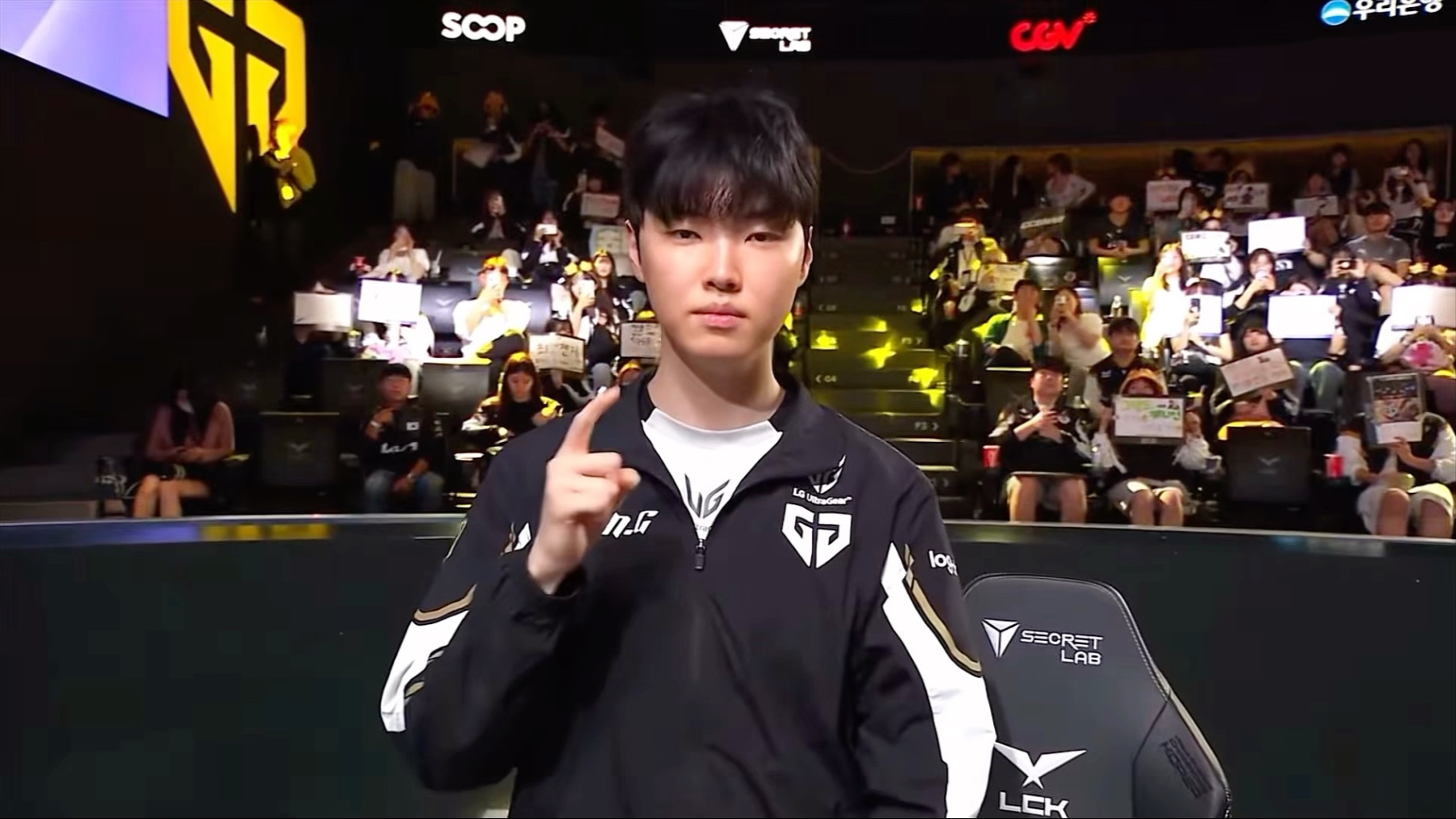 TL横扫RNG，Faker成为全场焦点全球总决赛3:1（东京）